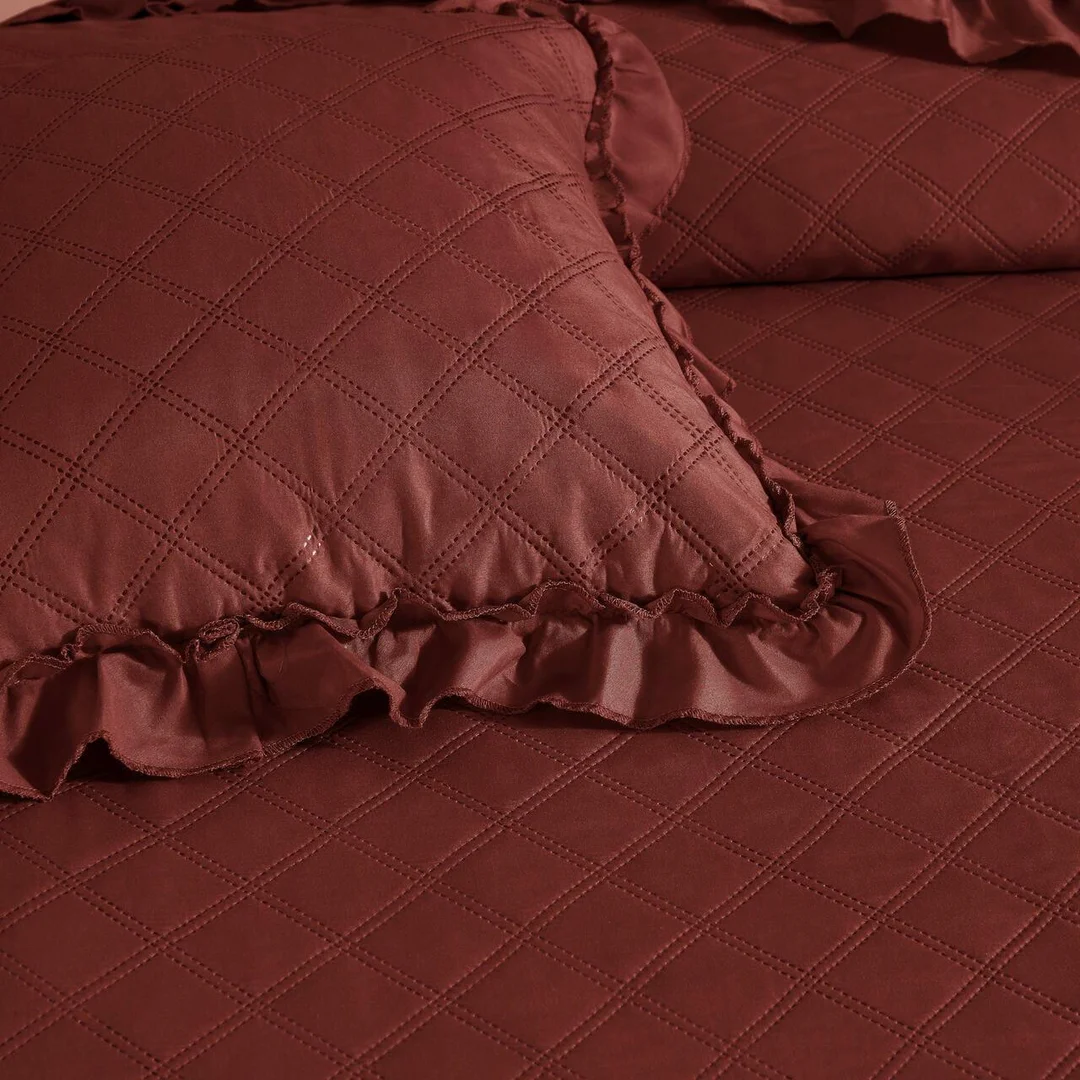 Narzuta z falbanką 160x220 Ruffy bordowa falbanka romby glamour dekoracyjna I2 — zdjęcie 5