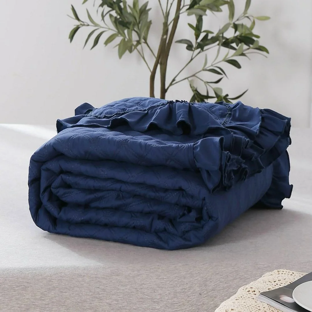 Narzuta z falbanką 160x220 Ruffy granatowa falbanka romby glamour dekoracyjna — zdjęcie 6
