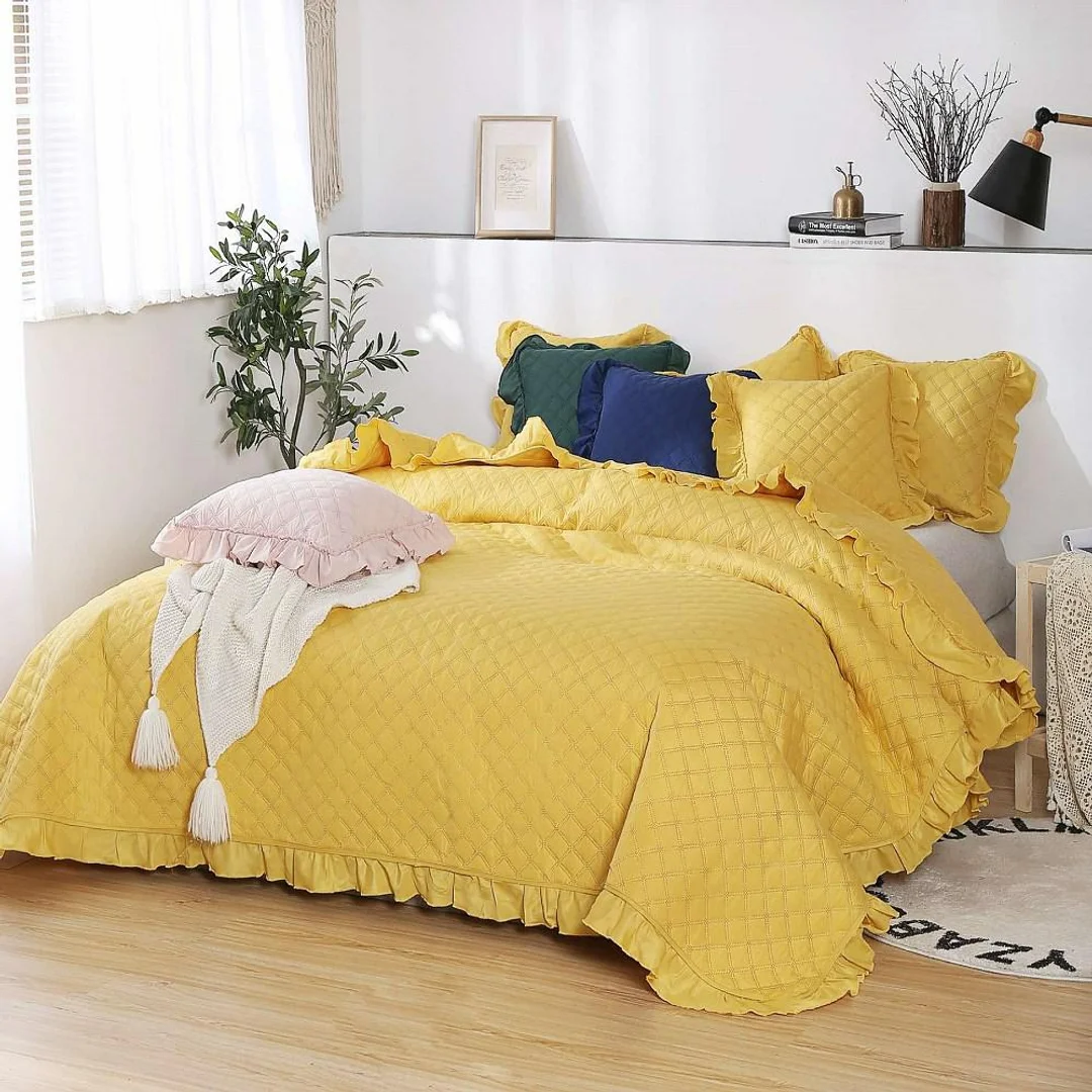 Narzuta z falbanką 160x220 Ruffy musztardowa Ruffy falbanka romby glamour dekoracyjna — zdjęcie 3