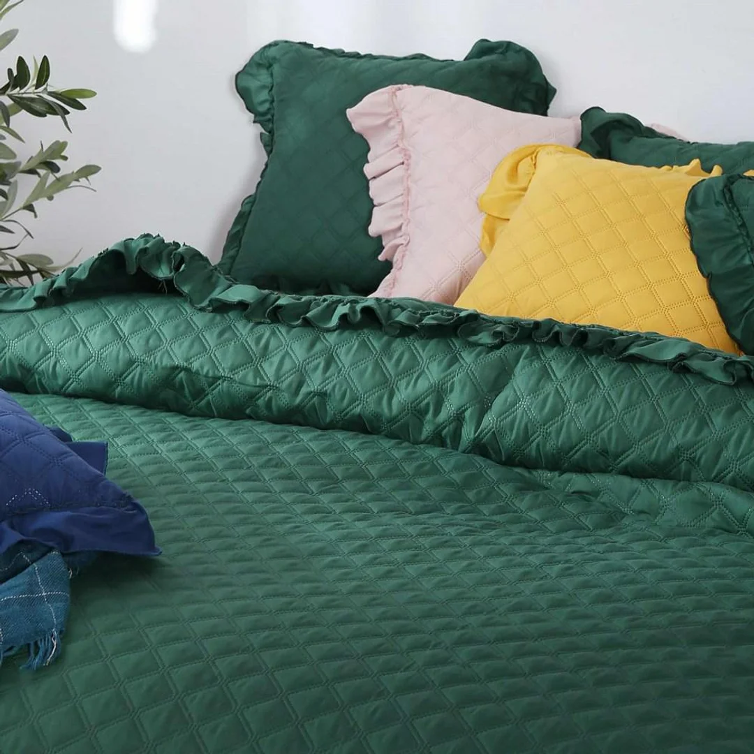 Narzuta z falbanką 160x220 Ruffy zielona butelkowa falbanka romby glamour dekoracyjna — zdjęcie 4