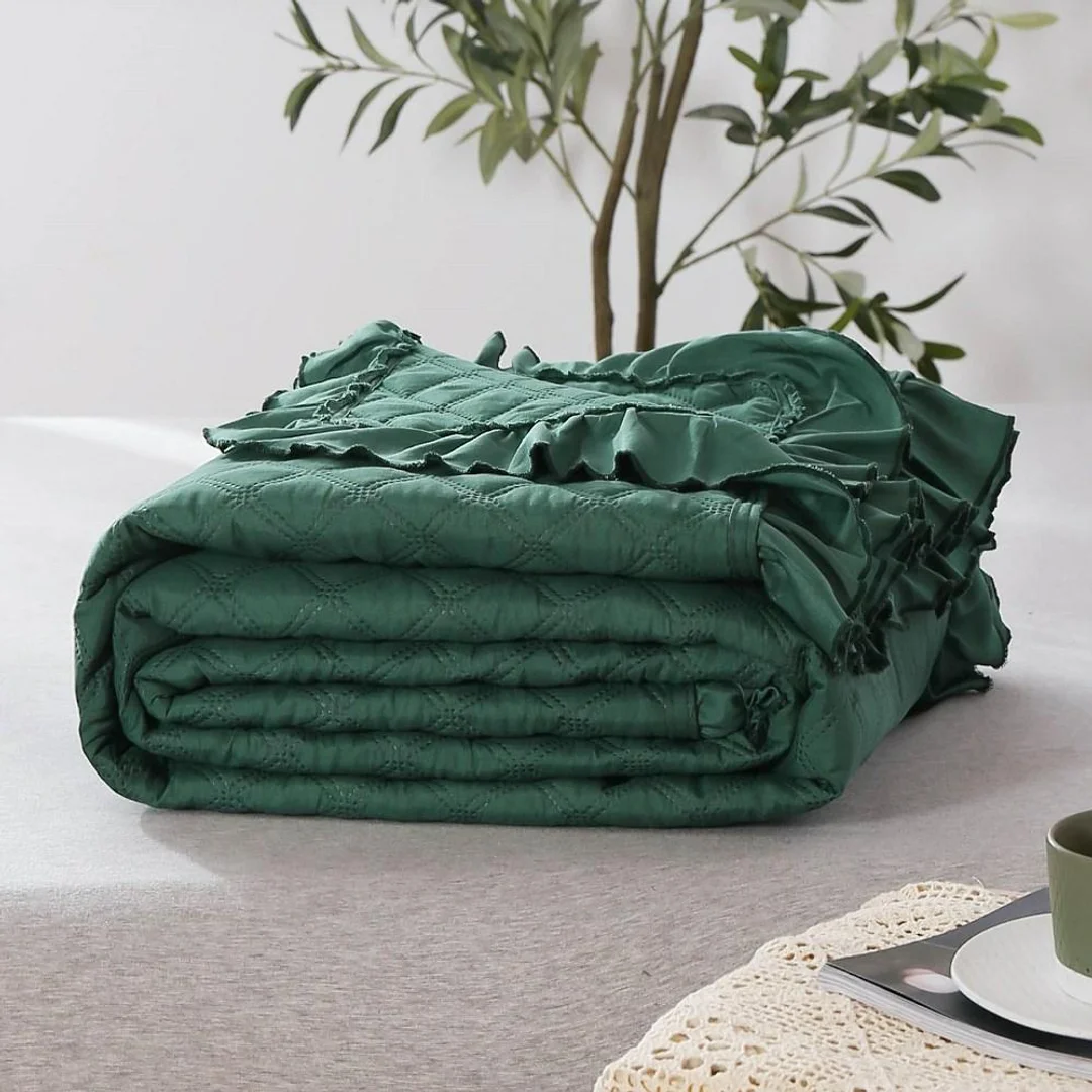 Narzuta z falbanką 160x220 Ruffy zielona butelkowa falbanka romby glamour dekoracyjna — zdjęcie 6