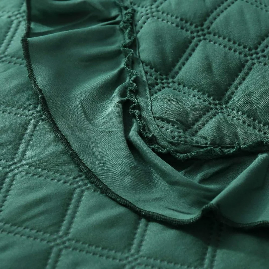 Narzuta z falbanką 160x220 Ruffy zielona butelkowa falbanka romby glamour dekoracyjna — zdjęcie 9