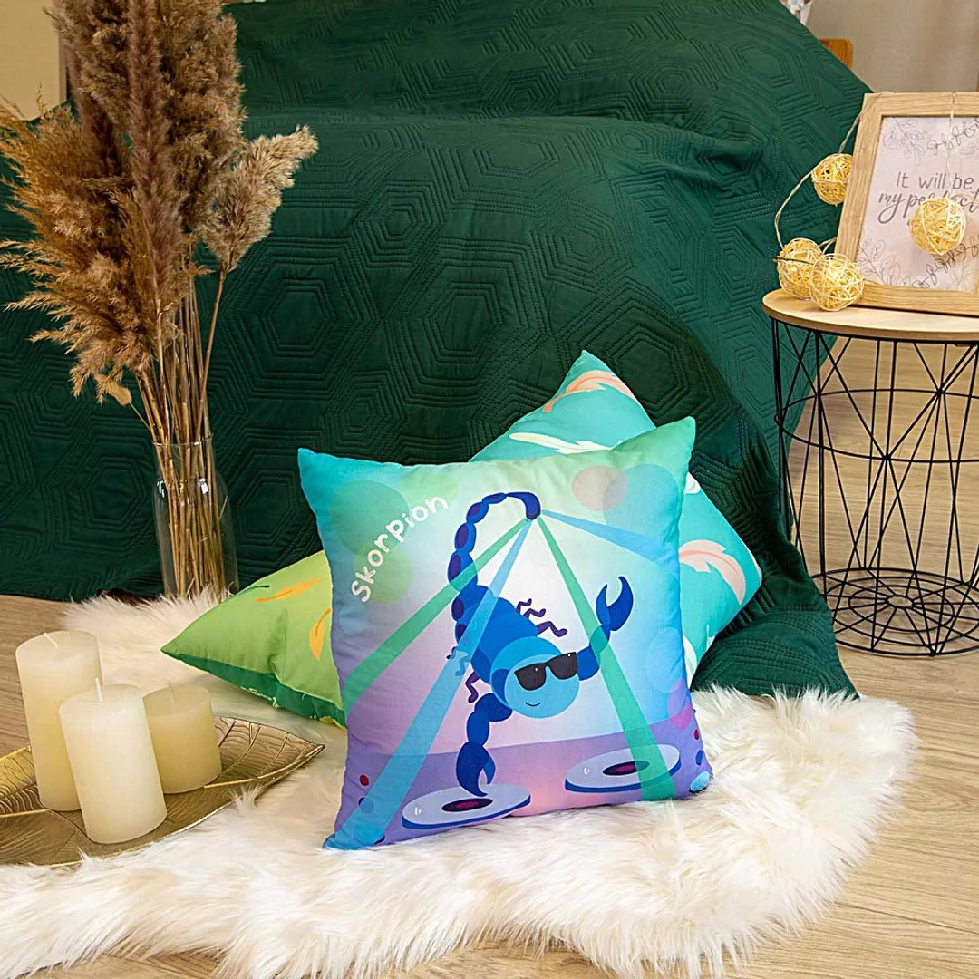 Poduszka przytulanka 40x40 zodiak Skorpion — zdjęcie 3