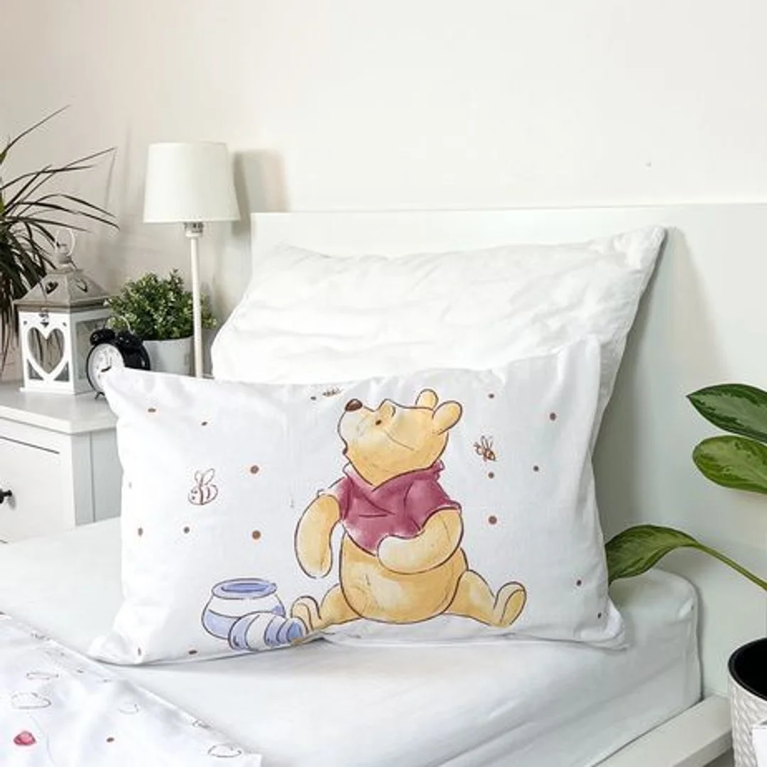 Pościel bawełniana 100x135 Kubuś Puchatek Przyjęcie urodzinowebiała kolorowa poszewka 40x60 JF24 — zdjęcie 4