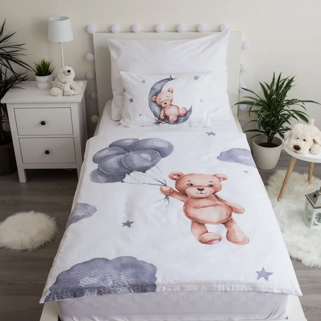 Pościel bawełniana 100x135 Miś baloniki gwiazki 7547 biała szara księżyc chmurki Teddy Bear dziecięca do łóżeczka poszewka 40x60 — zdjęcie 4