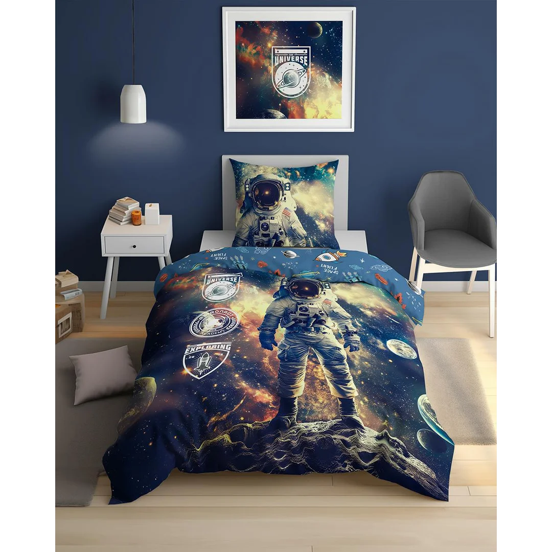 Pościel bawełniana młodzieżowa 140x200 granatowa z astronautą i planetami – 5869 A – Dream Collection — zdjęcie 2