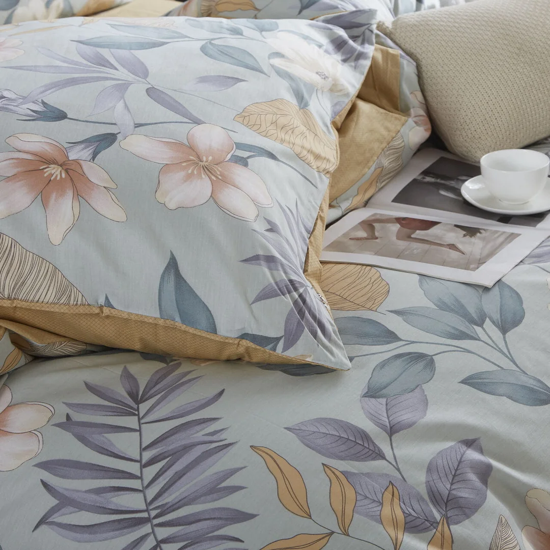 Pościel satynowa 140x200 w kwiaty Porcelanowy Sen — zdjęcie 9