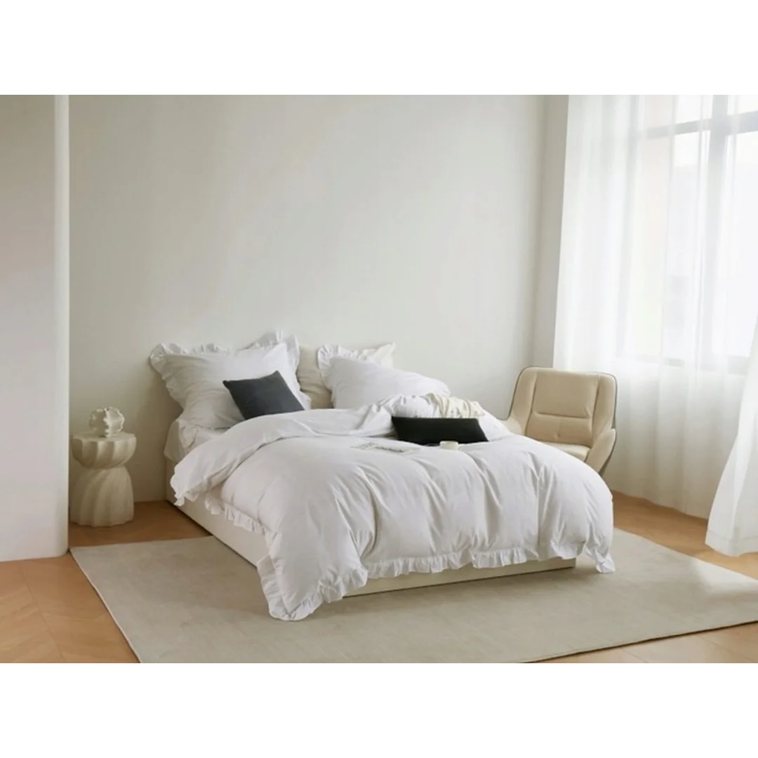 Pościel satynowa 160x200 Ruffy Premium biała z falbanką — zdjęcie 2