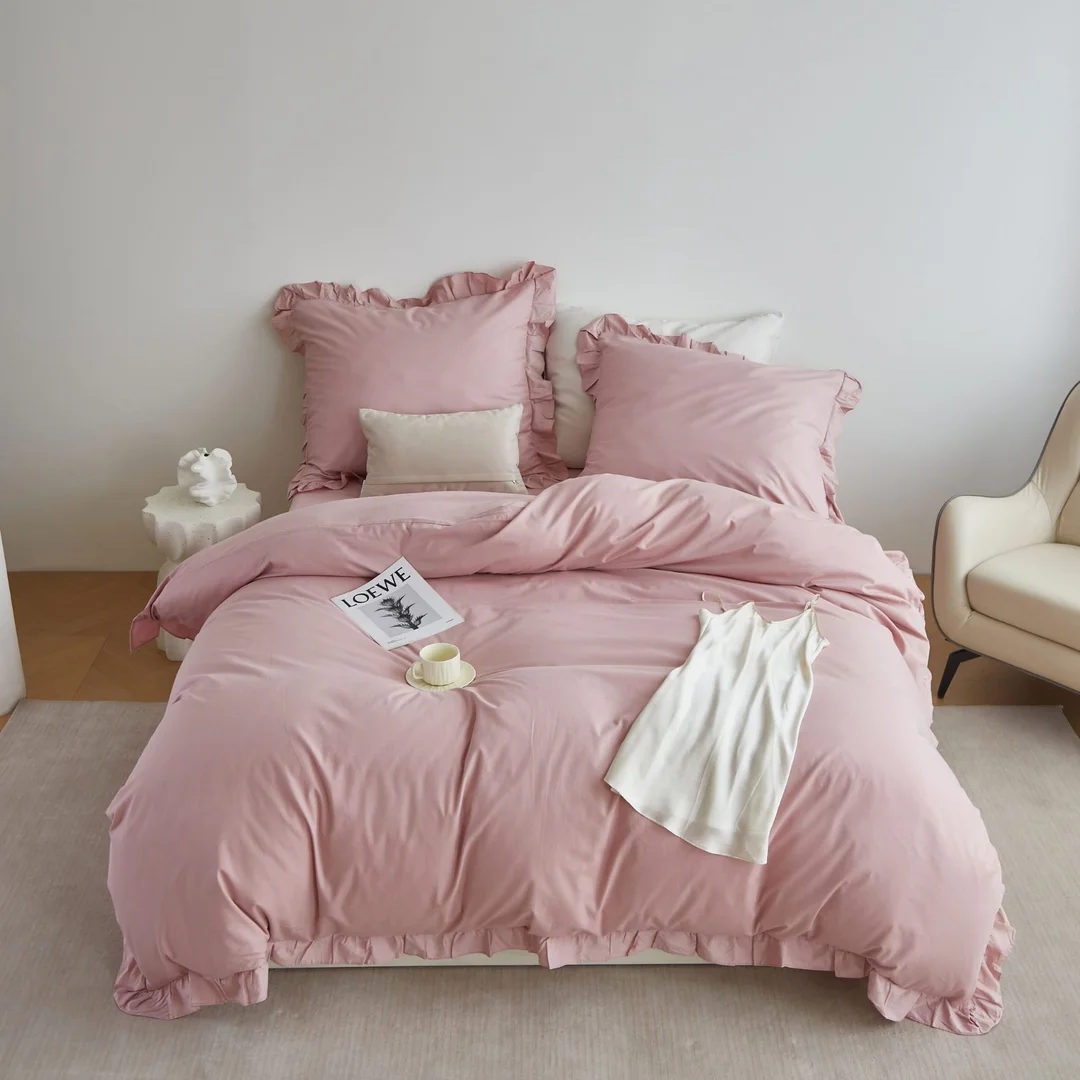 Pościel satynowa 160x200 Ruffy Premium pudrowa z falbanką — zdjęcie 2