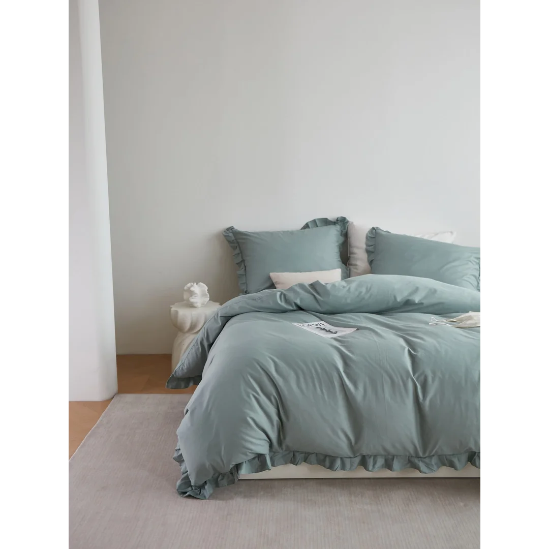 Pościel satynowa 160x200 Ruffy Premium szałwiowa z falbanką — zdjęcie 2
