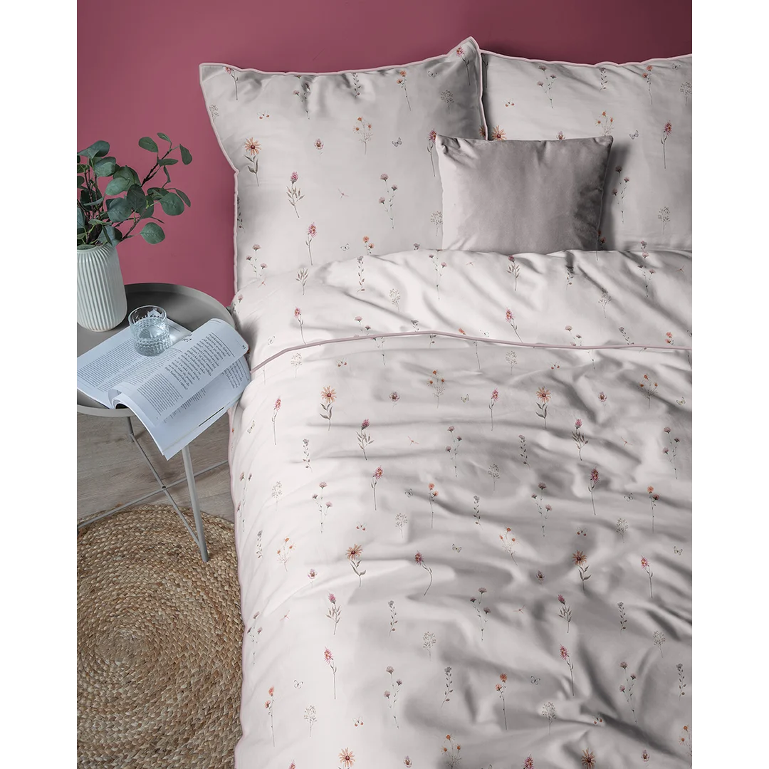 Pościel z perkalu 160x200 jasnoróżowa w drobne kolorowe kwiaty łąkowe - 5901 B - Soft Garden — zdjęcie 2