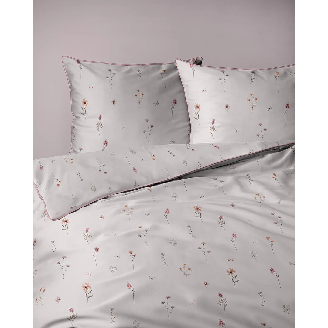 Pościel z perkalu 160x200 jasnoróżowa w drobne kolorowe kwiaty łąkowe - 5901 B - Soft Garden — zdjęcie 4