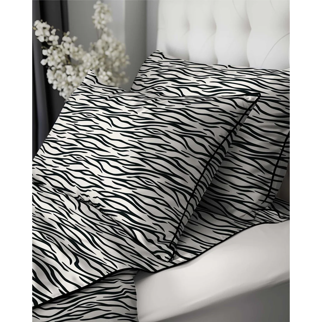Pościel z perkalu biała z czarnym motywem animal print – 220x200 cm – Eden – wzór 5591 B — zdjęcie 2