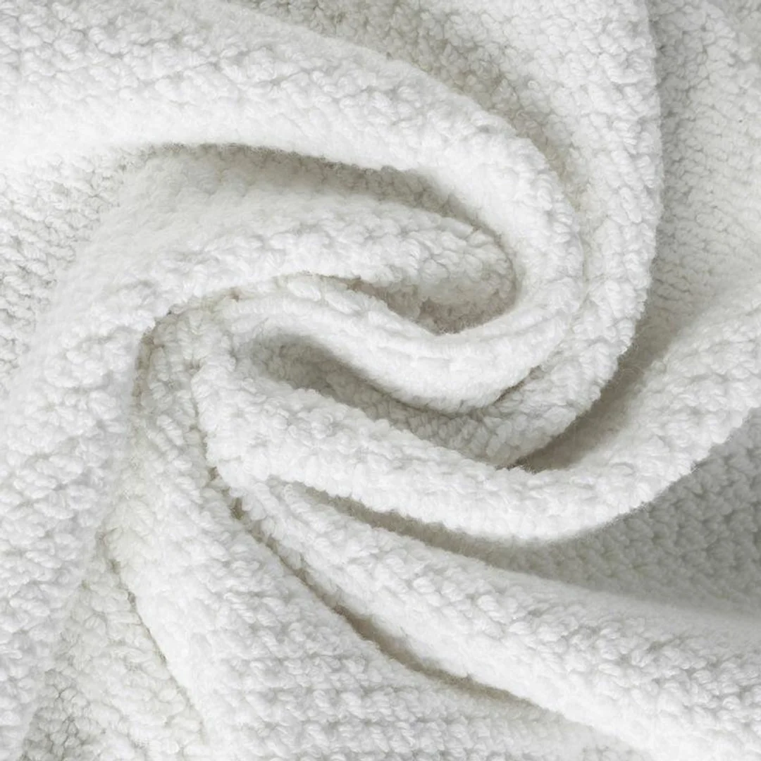 Ręcznik 70x140 Mabel biały z kontrastującym obszyciem krawędzi frotte 500 g/m2 Eurofirany — zdjęcie 4