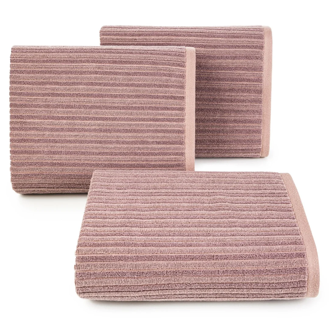 Ręcznik Avinion 1 70x140 pudrowy frotte z ozdobną bordiurą w pasy 500 g/m2 Terra Collection Eurofirany — zdjęcie 2