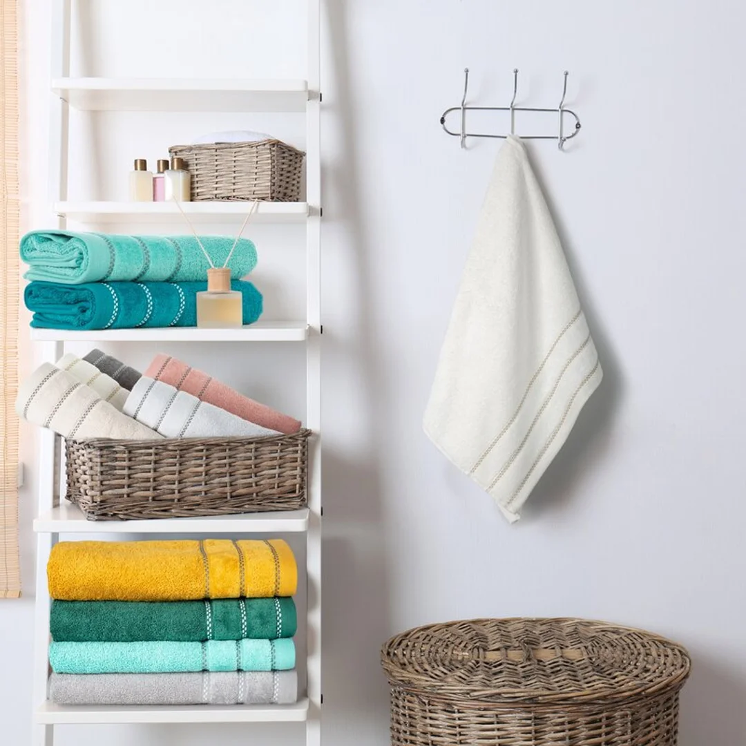 Ręcznik Dona 50x90 10 granatowy z welurową bordiurą frotte 500 g/m2 Eurofirany — zdjęcie 5