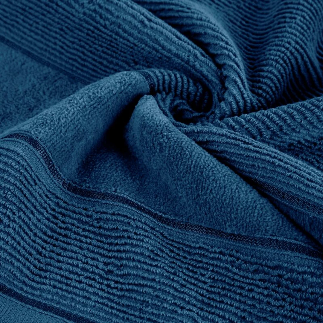 Ręcznik Emma 11 70x140 granatowy 500g/m2 frotte Eurofirany — zdjęcie 3