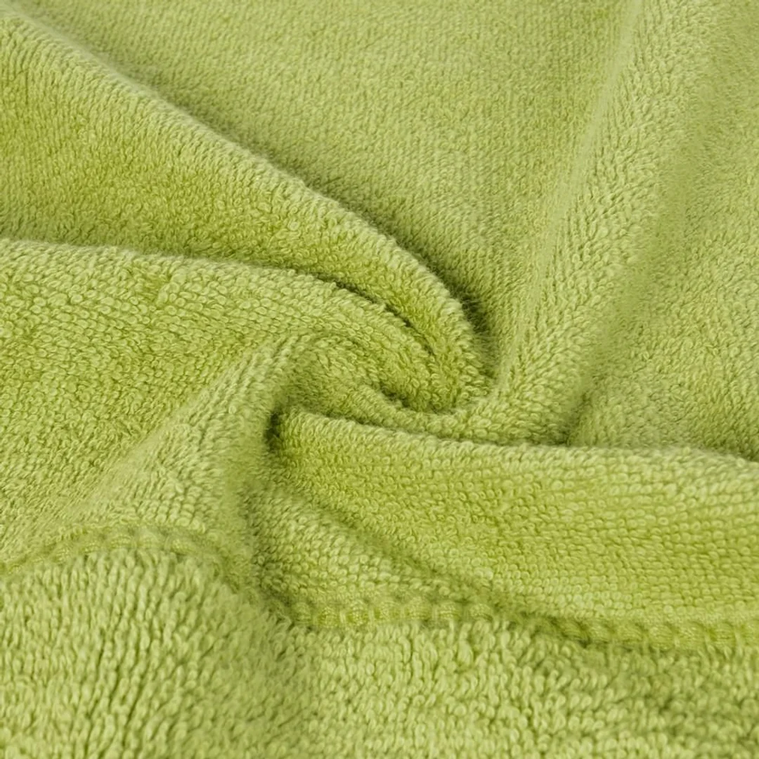 Ręcznik Mari 70x140 oliwkowy z welurową bordiurą 500g/m2 Eurofirany — zdjęcie 3