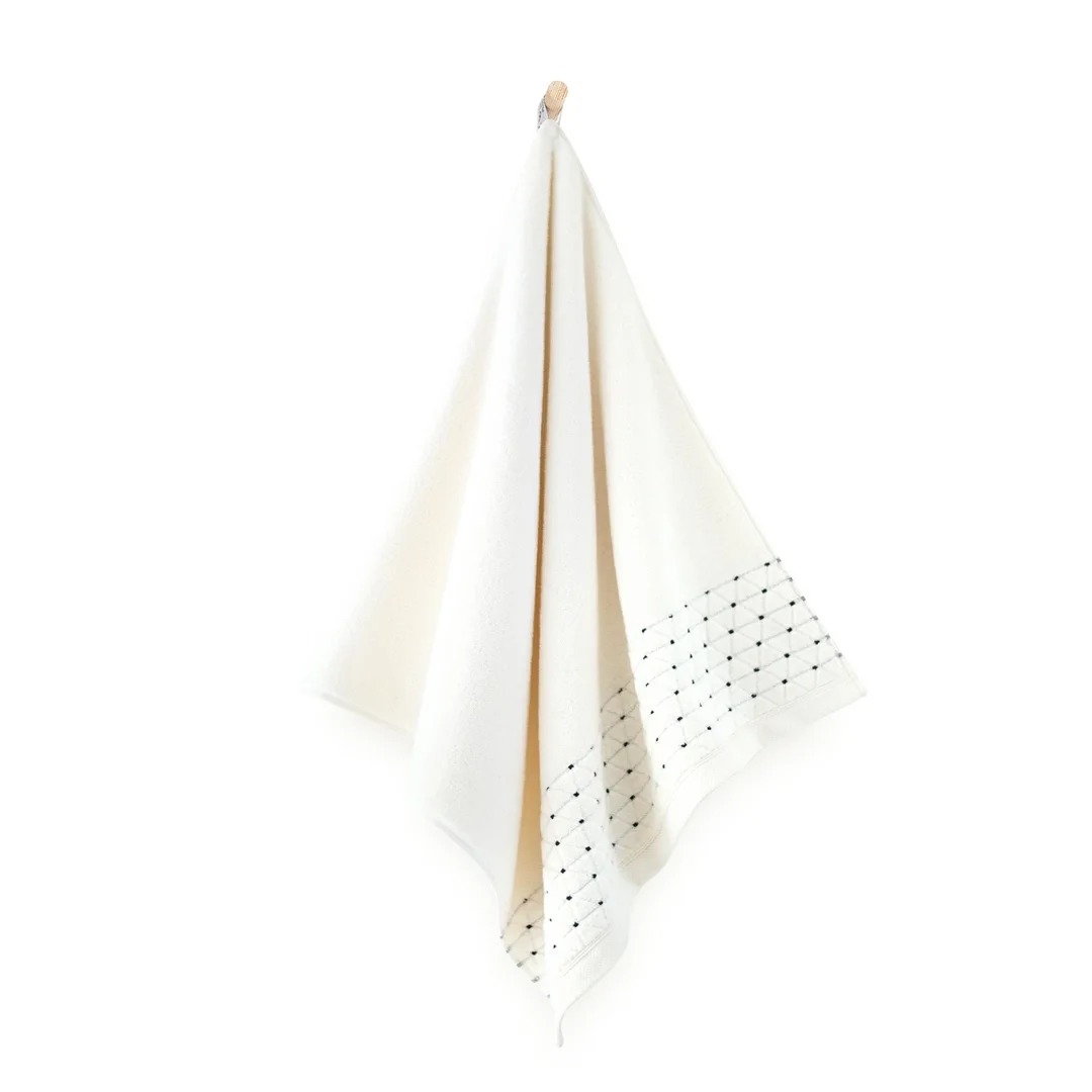 Ręcznik Oscar AB 50x100 kremowy frotte 500 g/m2 Zwoltex 22 — zdjęcie 3