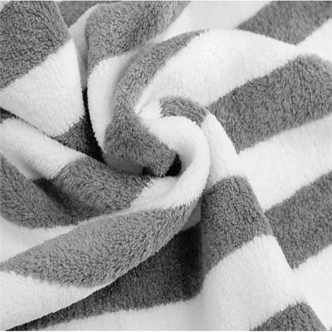 Ręcznik Pure Stripes 35x75 szary biały pasy z mikrofibry Home 2023 — zdjęcie 2