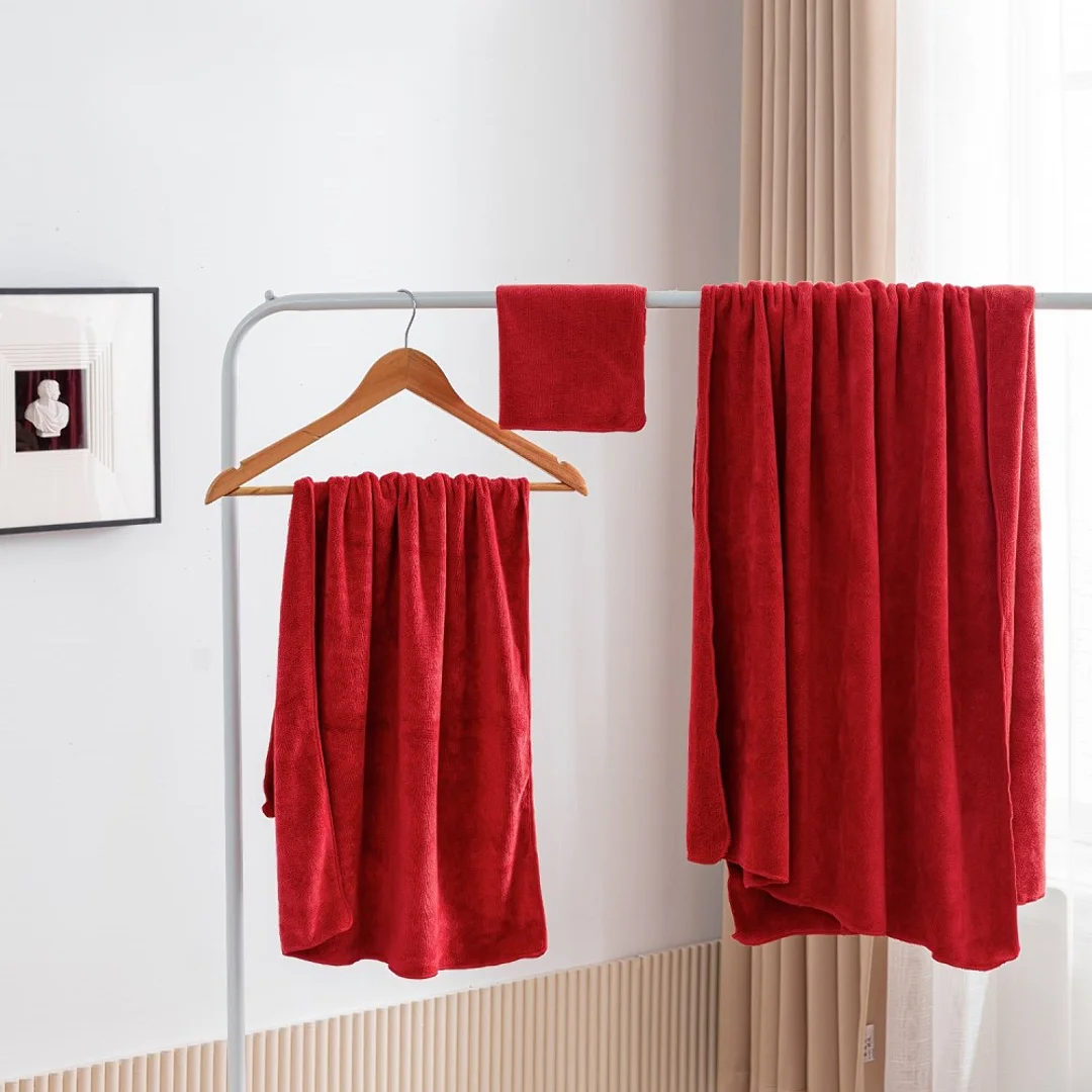 Ręcznik szybkoschnący 70x140 Active czerwony z mikrofibry 380g/m2 — zdjęcie 4