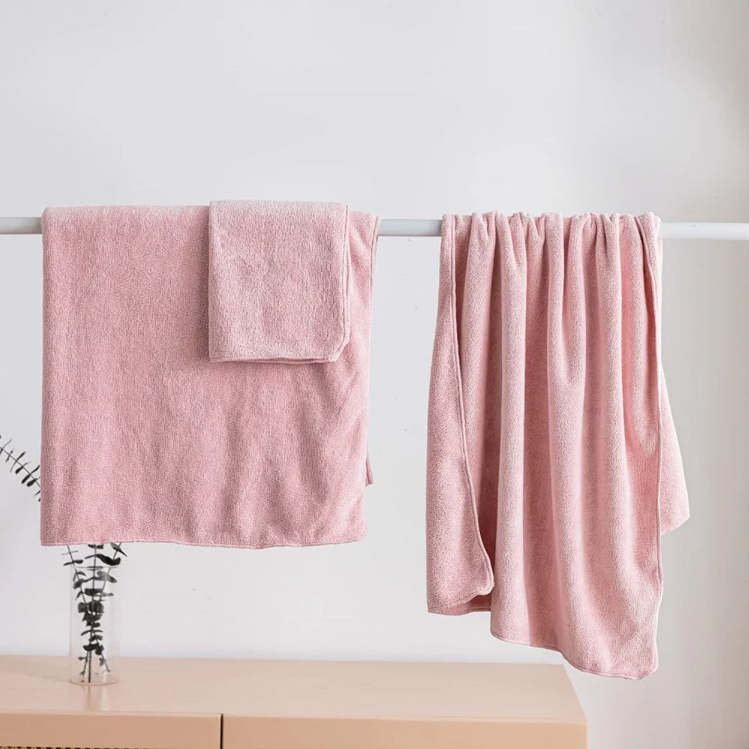 Ręcznik szybkoschnący 70x140 Active pudrowy różowy z mikrofibry 380g/m2 — zdjęcie 3