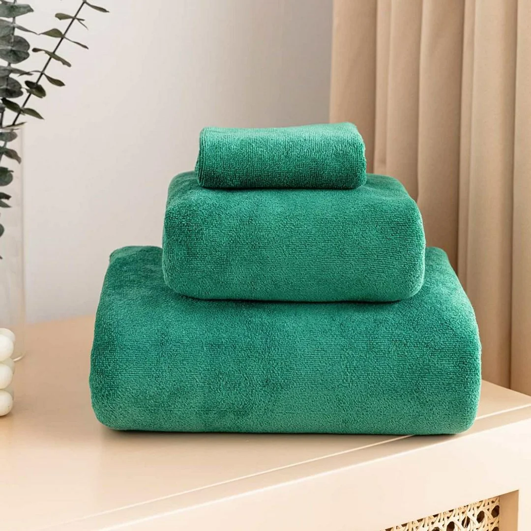 Ręcznik szybkoschnący 70x140 Active zielony z mikrofibry 380g/m2 — zdjęcie 2