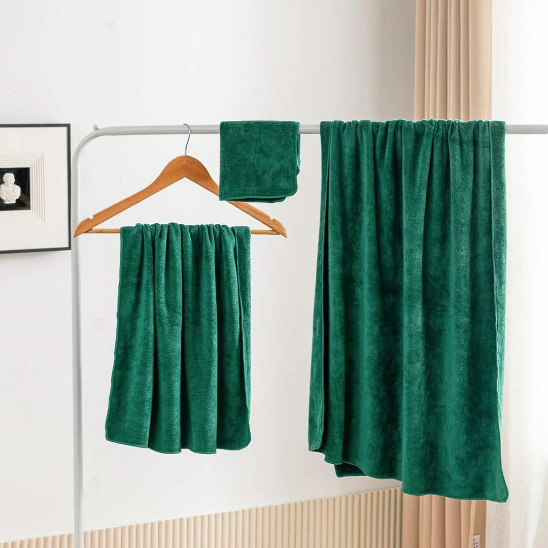 Ręcznik szybkoschnący 70x140 Active zielony z mikrofibry 380g/m2 — zdjęcie 4