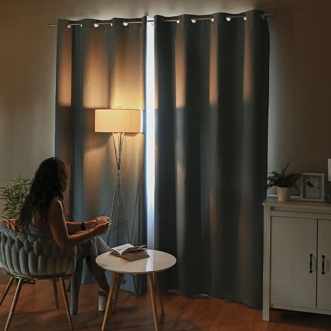 Zasłona gotowa na przelotkach 140x230 019 niebieski Super Blackout — zdjęcie 3