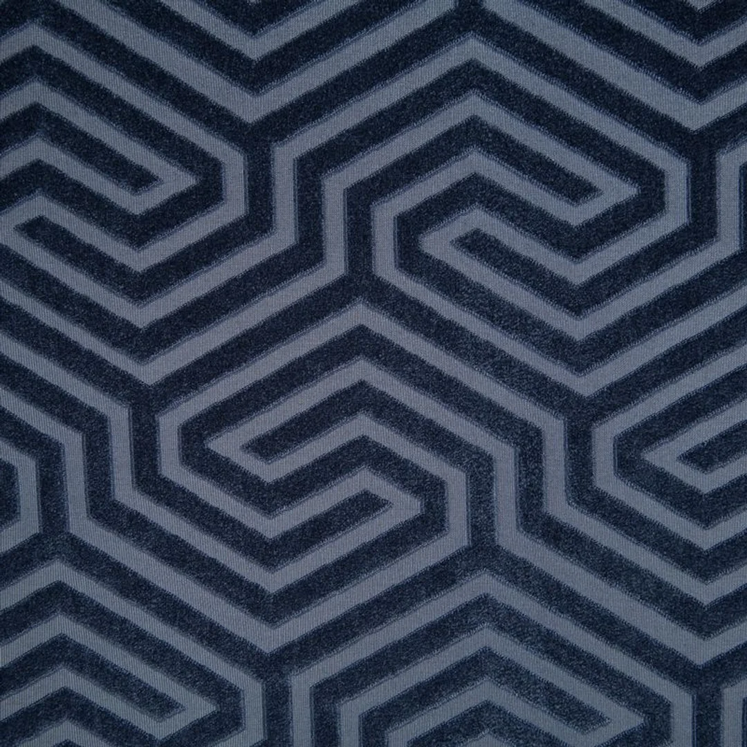 Zasłona 140x250 Inga granatowa gotowa na przelotkach welurowa z żakardowym geometrycznym wzorem Pierre Cardin — zdjęcie 3