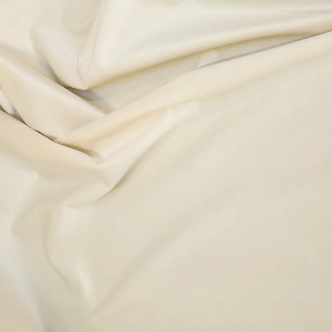 Zasłona 140x270 Sibel kremowa welurowa gotowa na taśmie Pierre Cardin — zdjęcie 3