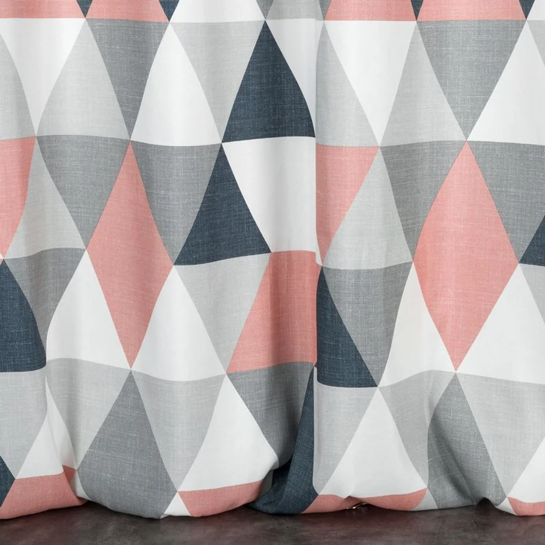 Zasłona gotowa adina 140x250 cm ciemnoróżowy — zdjęcie 5