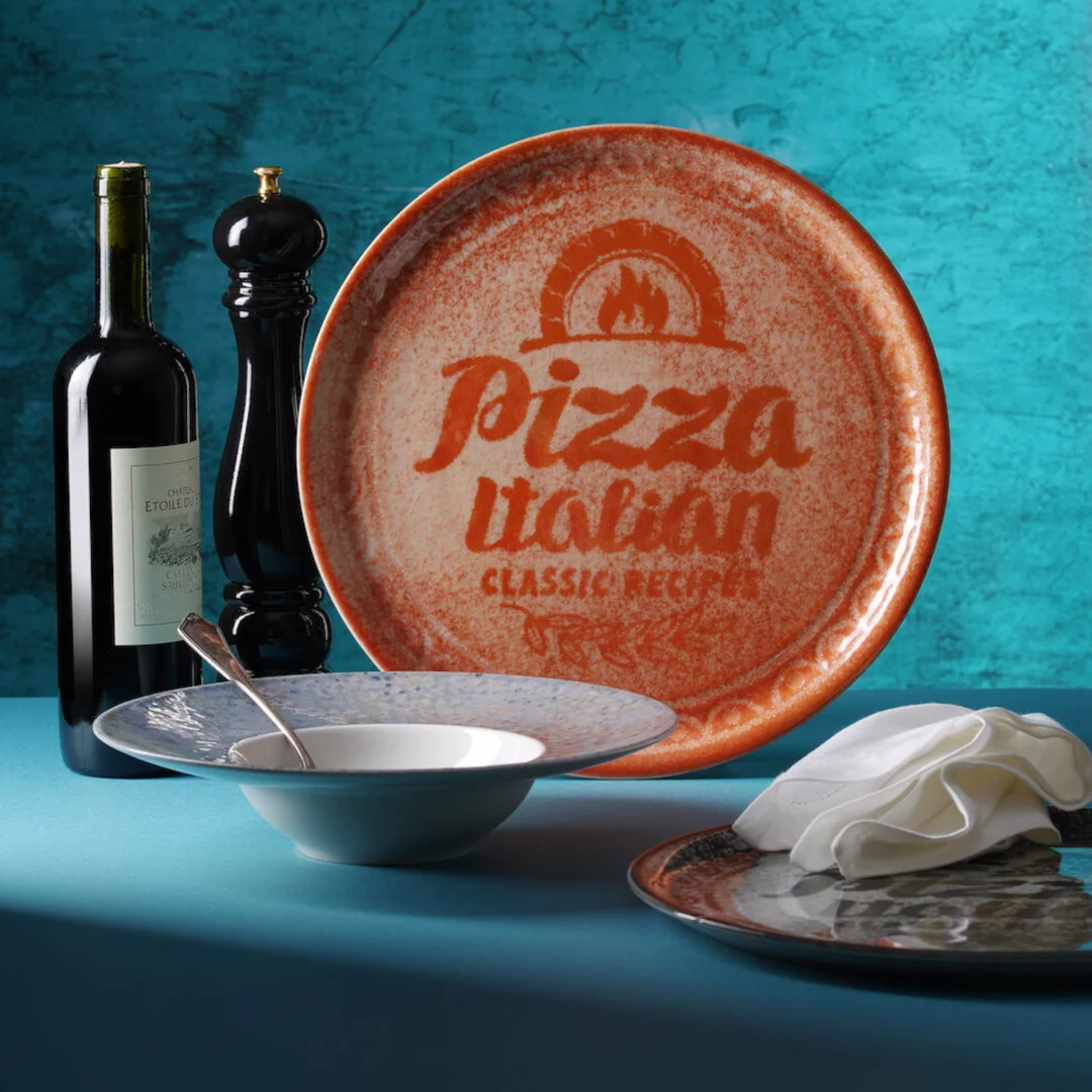 Talerz do pizzy z porcelany Recipe Collection Brick Red śr. 33 cm - zestaw 6 szt. — zdjęcie 3